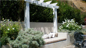 Pergola BenchP5090036REa.JPG